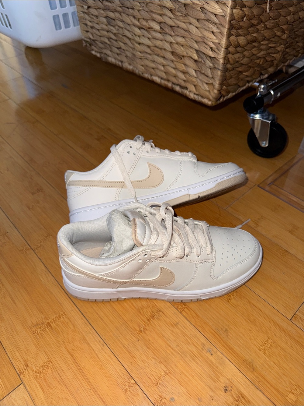 Nike Shoes Cream/Beige